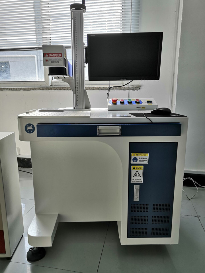 1722495987137468.jpg 光纖激光打標機.jpg